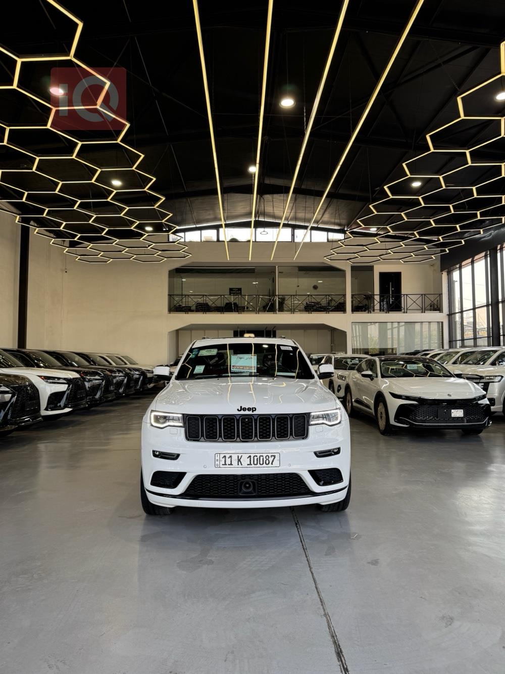 جیپ گراند شیرۆکی